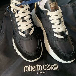 Brand new Roberto cavalli sneaker . Fits Women’s 7/7.5